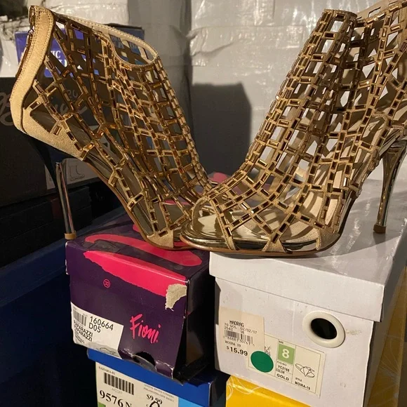 Gold Net Heels - Picture 2 of 2